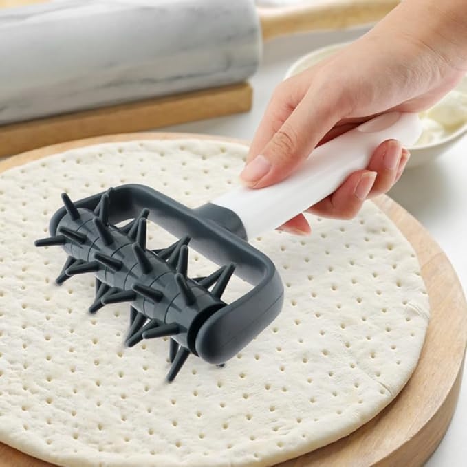 Pizza Dough Docker,Pastry Roller with Spikes Docker Dough Bubble killer Pie Docker Roller for Home Kitchen Pizza Making Accessories(COLOR:Dark grey)
