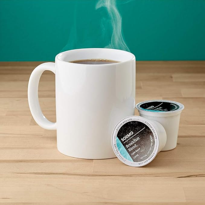 Amazon Brand - Solimo Light Roast Coffee Pods, Breakfast Blend, Compatible with Keurig 2.0 K-Cup Brewers, 100 Count