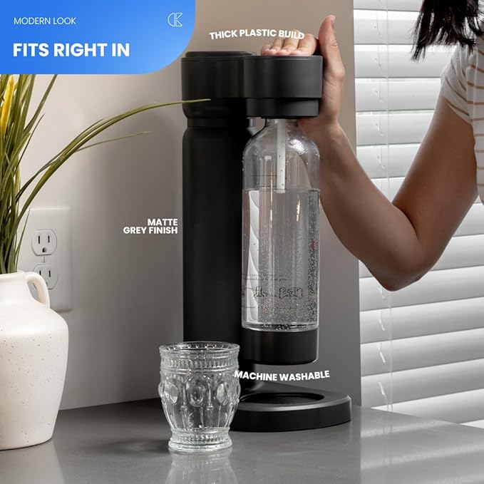 Carbonated Water Maker – Portable Soda Maker Machine for Sparkling Water & Fizzy Drinks – Iceless Soda Carbonator for Home & Kitchen Use