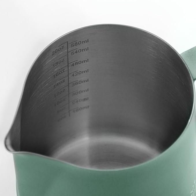 Milk Frothing Pitcher - 600ml/20oz Milk Frother Cup Espresso Steaming Pitcher for Barista, Bincoo SUS304 Stainless Steel Espresso Steaming Pitchers for Latte Art/Cappuccino/Coffee/Milk (Green-600ml)