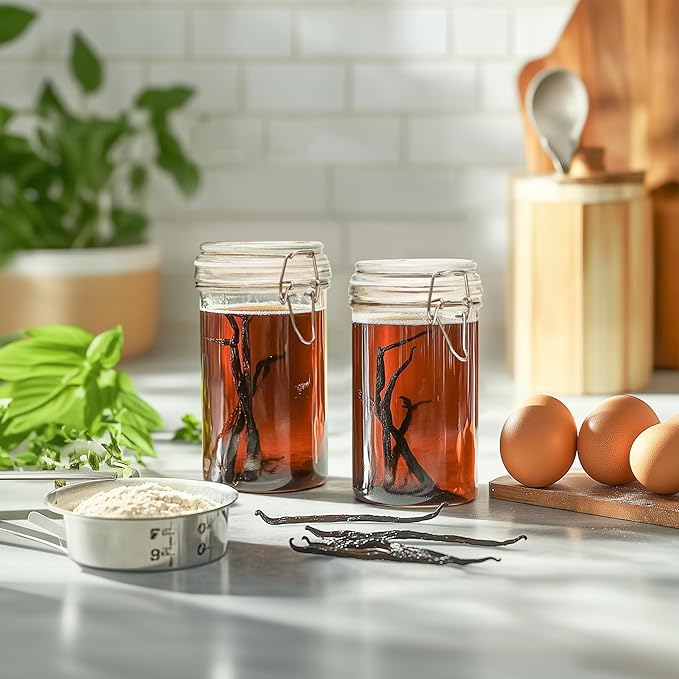ComSaf Glass Jars with Airtight Lid Set of 6，Mason Jars 16 oz with Lids, Pint Jar, Canning Jar, Airtight Canister with Seal Wire Clip Fastening for Vanilla, Pickle, Cookie, Honey