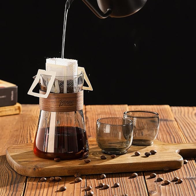 16 oz Glass Coffee Carafe with Wood Heat-Resistant Layer, Coffee Decanter Coffee Server for Pour Over, 1 Pcs Included (Clear)