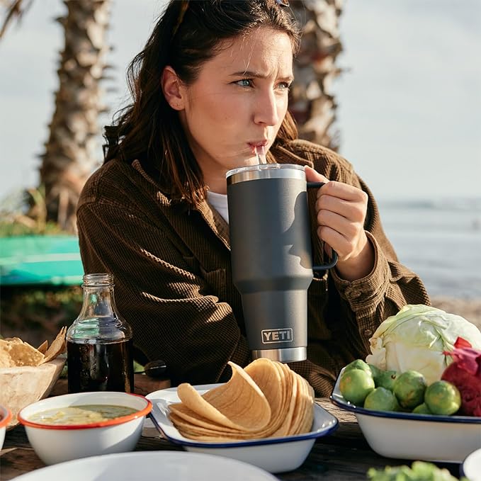 YETI Rambler 42 oz Tumbler with Handle and Straw Lid, Travel Mug Water Tumbler, Vacuum Insulated Cup with Handle, Stainless Steel, Big Wave Blue