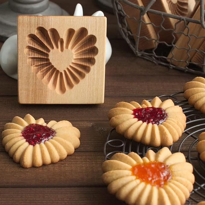 Wooden Cookie Biscuit Mold, 3D Baking Mold, Embossing Craft Decorating Baking Tool, Suitable for Halloween Thanksgiving Christmas Kitchen DIY (Love B 10 * 10 * 2)