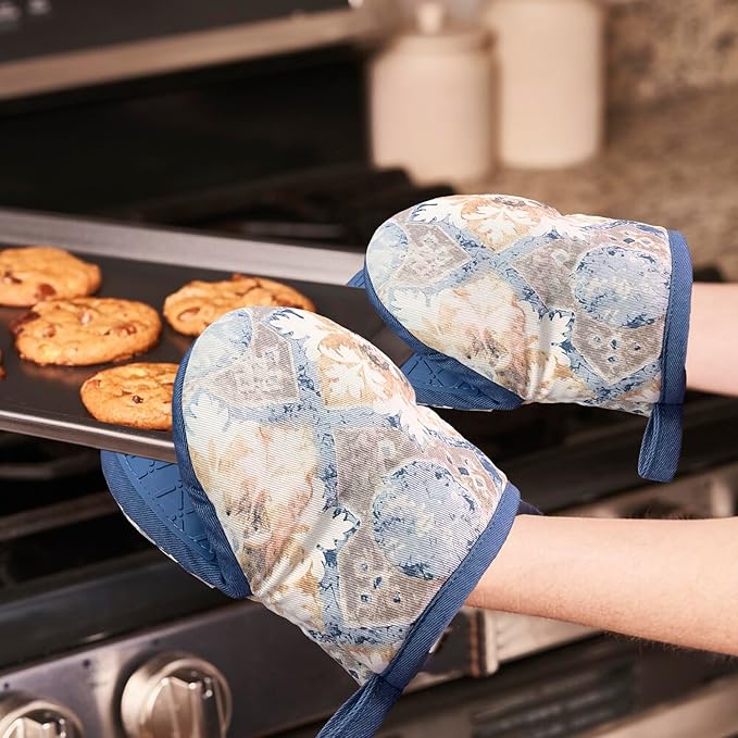 Mini Silicone Oven Mitts, Heat and Slip Resistant Kitchen Mittens 2-Pack Set, Vintage Carpet Flower Short Soft Oven Gloves, Flexible Thick Pot Holders for Safe Cooking Baking and (Dusty Blue)