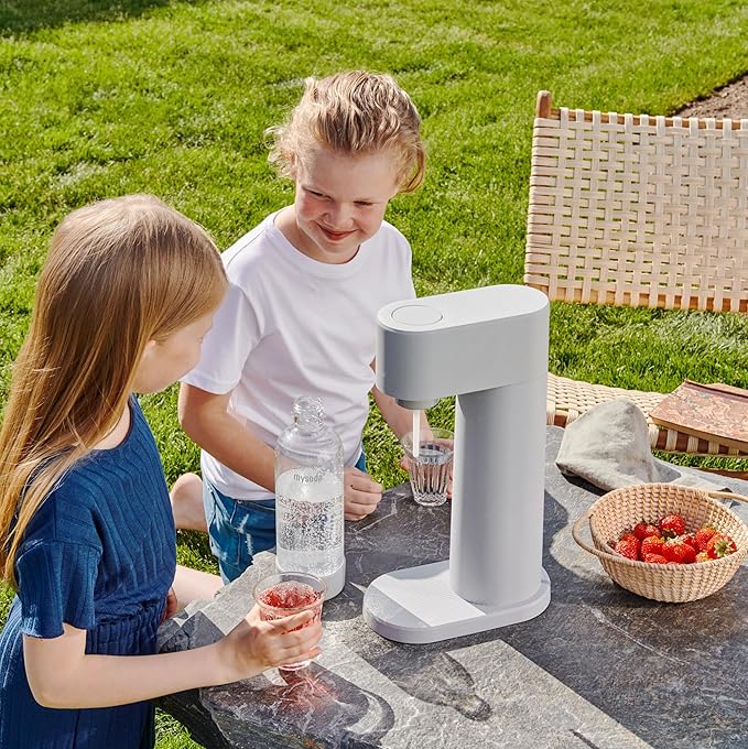 Mysoda Woody Sparkling Water Maker - Silent Carbonated Water Machine Made of Renewable Wood Composite and 1L Water Bottle - Without CO2 Cylinder - Seltzer Maker Machine - Colour White